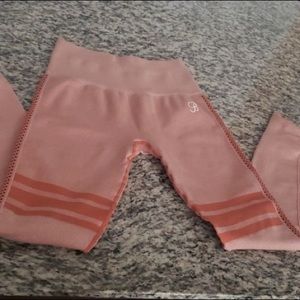 Bombshell Sportswear Pink Ribbed Seamless Leggings with Stripes